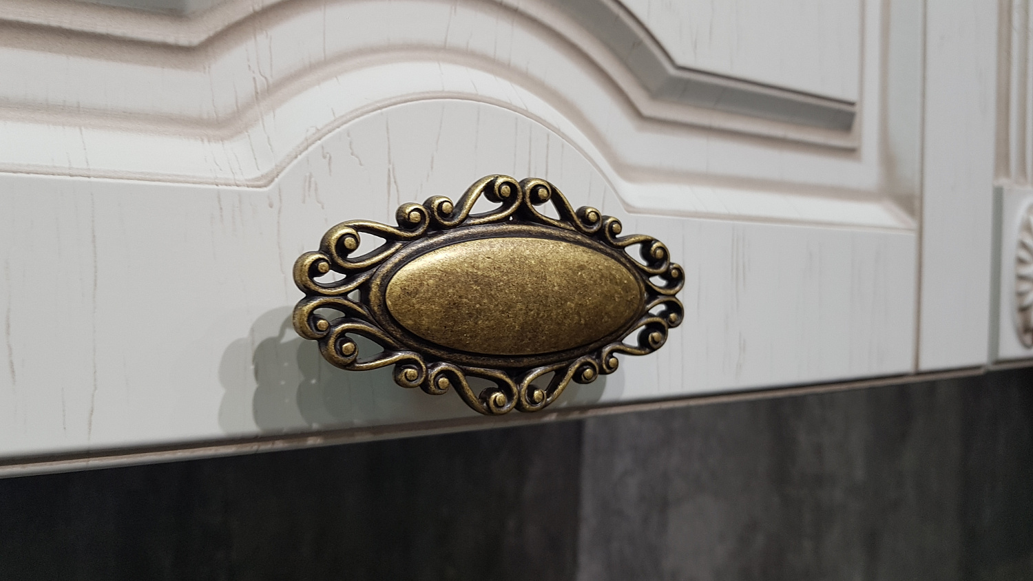 Кухонный гарнитур на заказ Изабель Белая (архив)