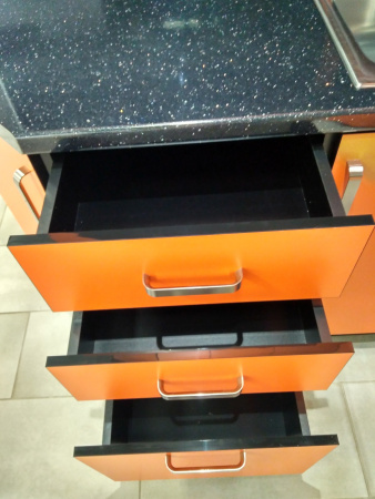 Кухонный гарнитур на заказ Экспрессия (Трио)