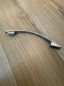 №40, Ручка мебельная noNAME Ручка-скоба 128мм нерж.сталь (BH.31.128.BN), в наличии -  13 шт 128 Металл, , Новый