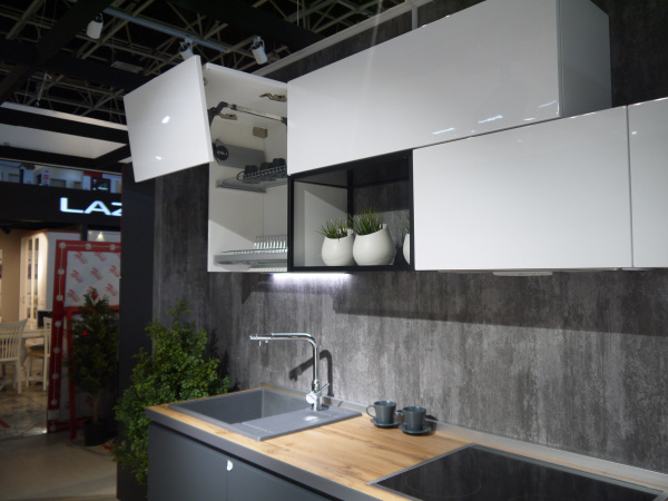 Кухонный гарнитур на заказ Глосс Гола