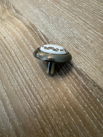 №24, Ручка мебельная noNAME Ручка-кнопка 35 фарфор узор золото 4327 DV  , в наличии -  1 шт   Металл, , Новый