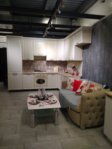 Кухонный гарнитур на заказ Кремовый Ясень Е