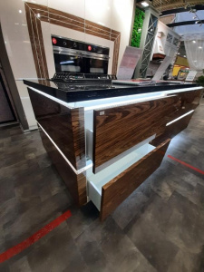 Кухонный гарнитур Барселона с островом М