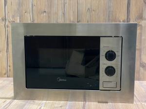 №1 Микроволнова печь Midea MM820B2Q-SS, с выставочного образца, во вторичной коробке