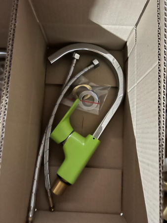 №29, Смеситель DK BERLIN HUMBOLDT DA1432412  , ЗЕЛЁНЫЙ + ХРОМ ГЛЯНЕЦ, Выставочный образец